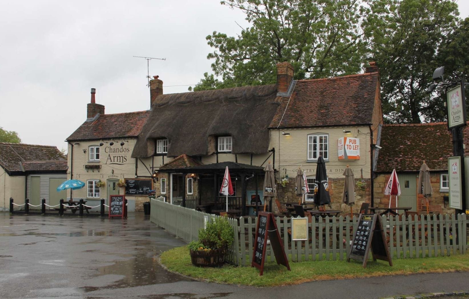 8 The Turnpike, Oakley for sale Primary Photo- Image 1 of 1