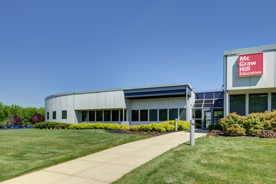 104 Windsor Center Dr, East Windsor, NJ 08520 Windsor Center Bldg 104