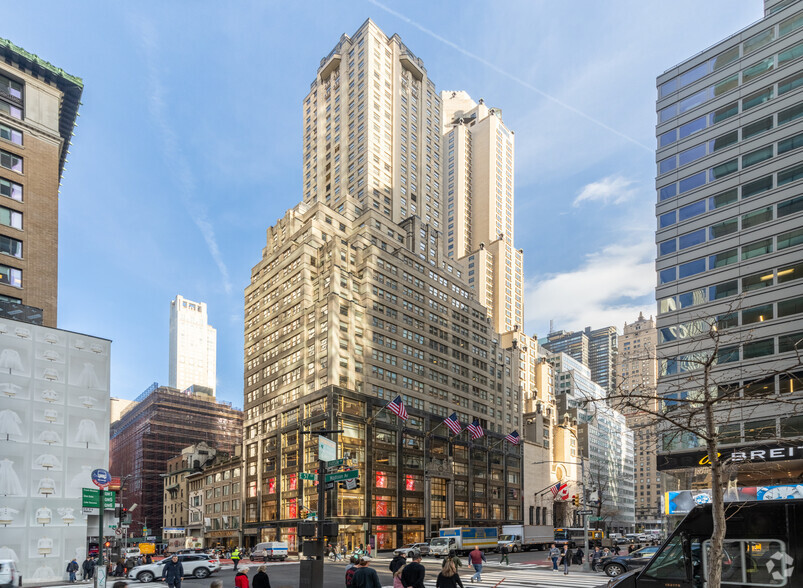 595 Madison Ave, New York, NY for lease - Building Photo - Image 1 of 15