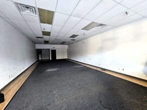 308-386 Towne Center Dr, Abingdon, VA for lease Interior Photo- Image 1 of 2