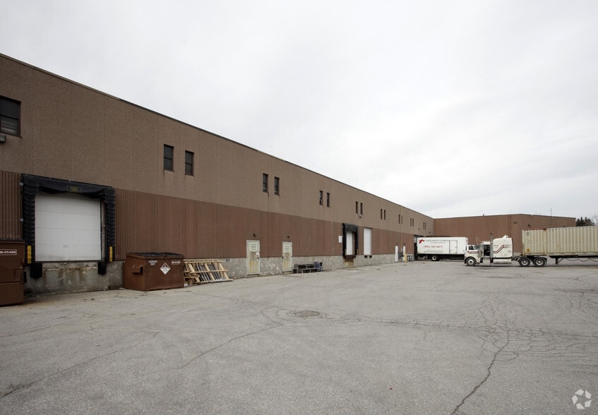 390 Tapscott Rd, Toronto, ON for lease - Building Photo - Image 2 of 2