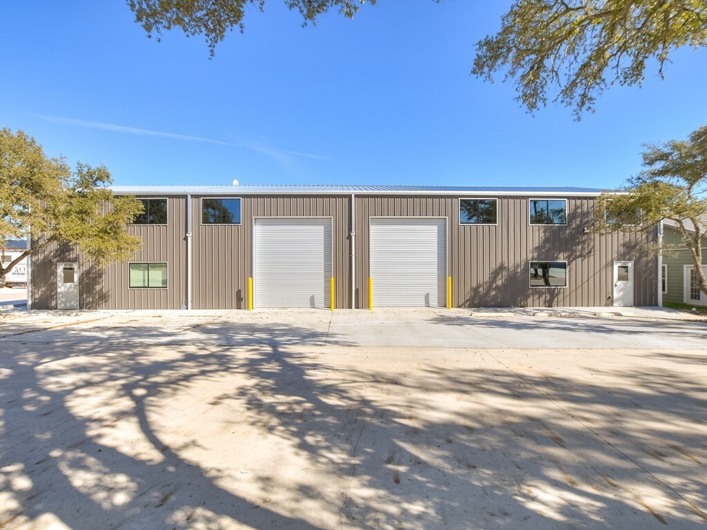 15210 Fitzhugh Rd, Austin, TX for lease Building Photo- Image 1 of 13