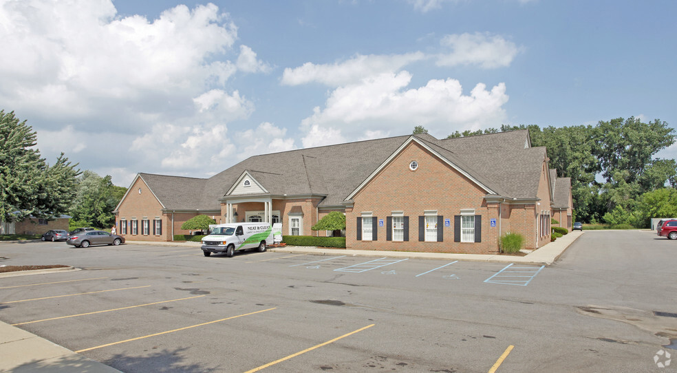 46600 Romeo Plank Rd, Macomb, MI for lease - Building Photo - Image 2 of 5