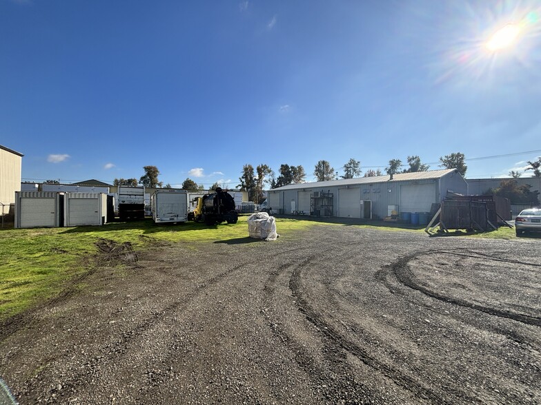 1411 Salem Industrial Dr NE, Salem, OR for lease - Building Photo - Image 3 of 19