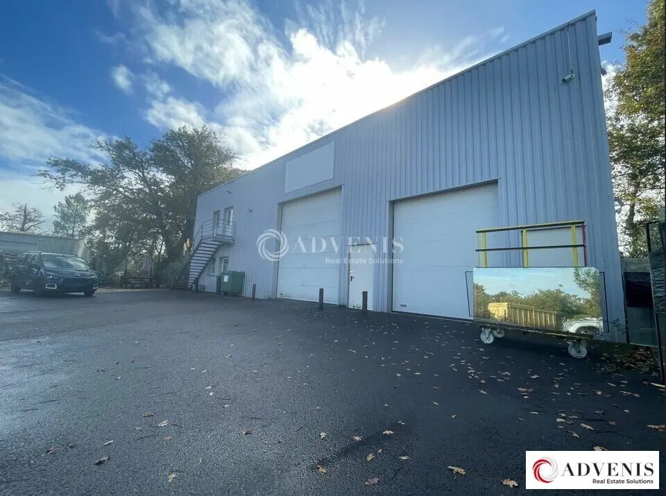 Flex in Pessac for lease Building Photo- Image 1 of 12