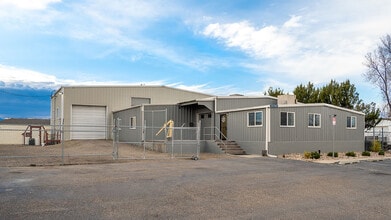 733 S Bowen St, Longmont, CO for lease Building Photo- Image 1 of 7