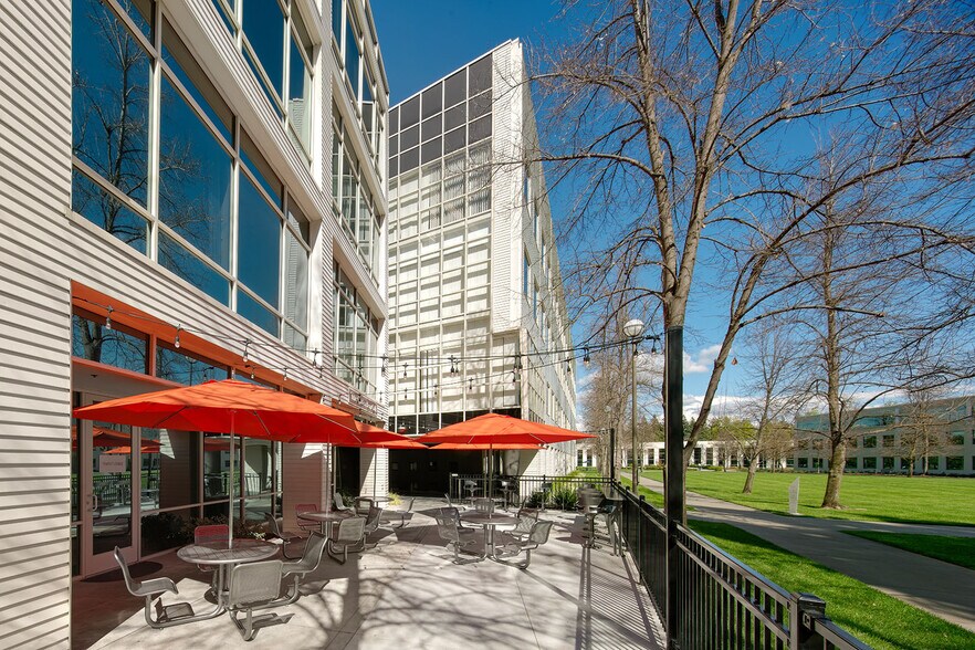 10860 Gold Center Dr, Rancho Cordova, CA for lease - Building Photo - Image 1 of 31