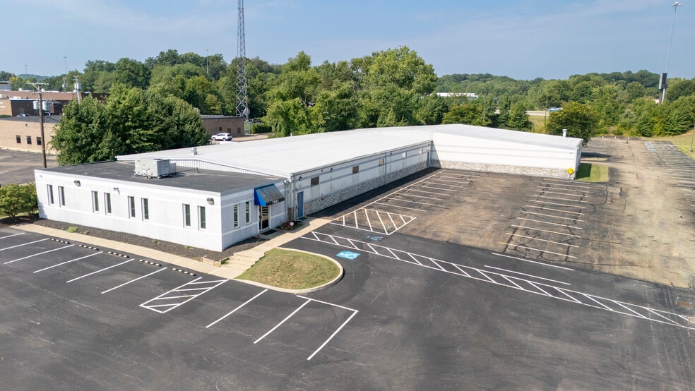 7801 NW Freedom Ave, North Canton, OH for lease - Building Photo - Image 2 of 13