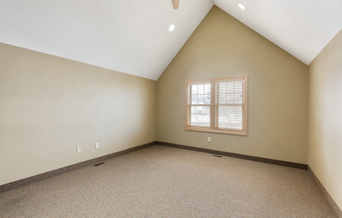 1505 Southcross Dr W, Burnsville, MN for lease Interior Photo- Image 1 of 4