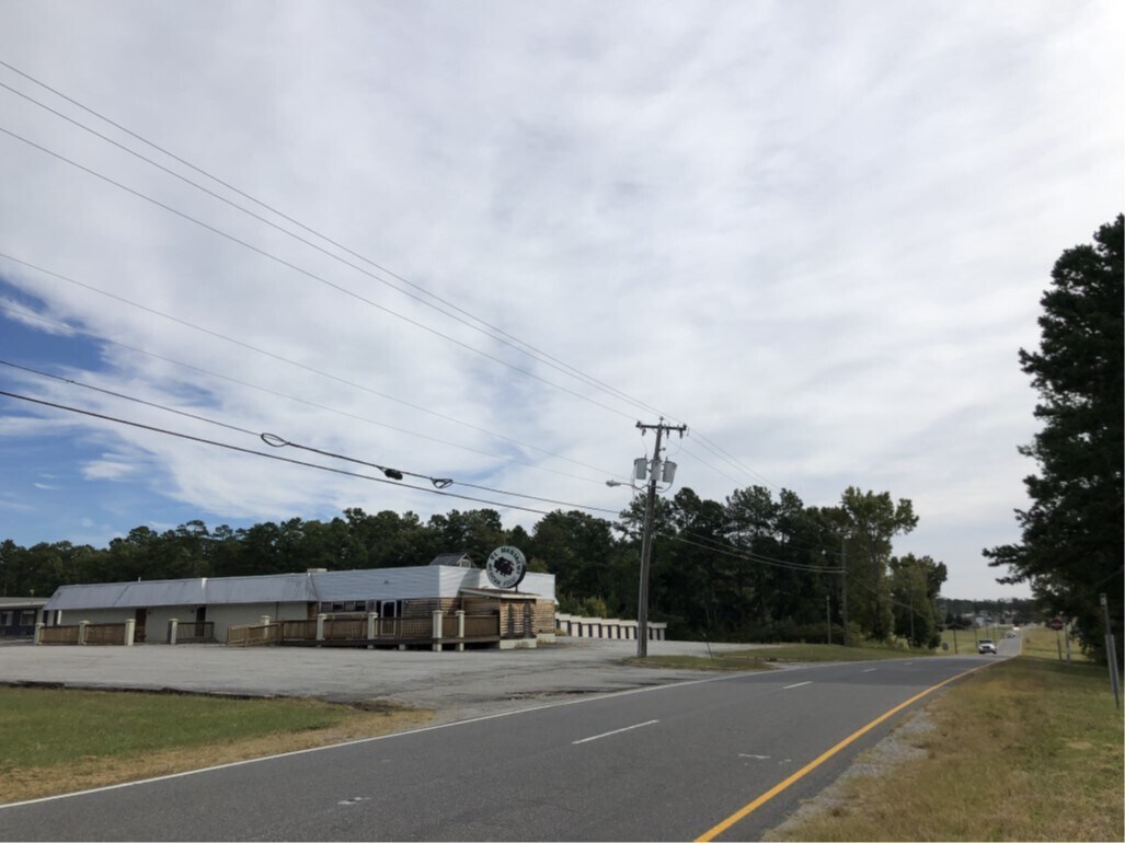 16092 W Colonial Trail Hwy, Crewe, VA 23930