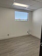 20941-20945 Devonshire St, Chatsworth, CA for lease Interior Photo- Image 2 of 4