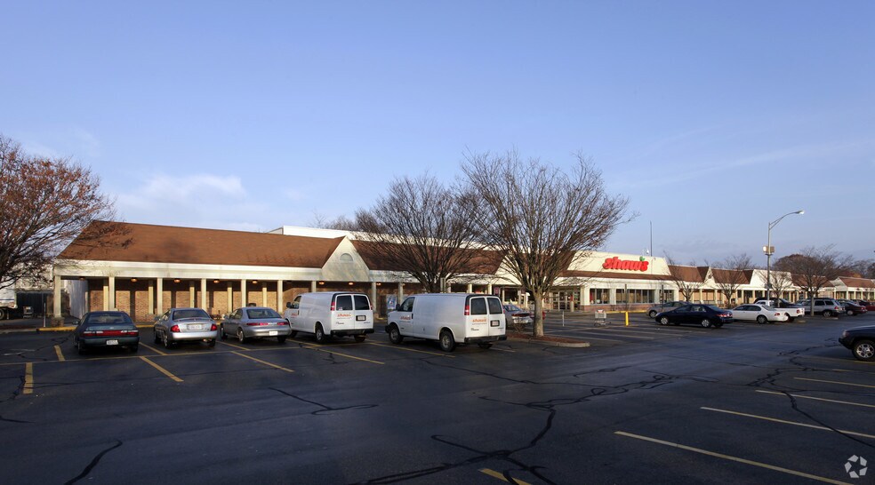 10501070 Willett Ave, East Providence, RI 02915 Riverside Plaza