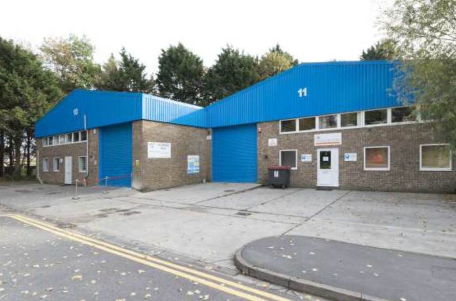 Headlands Trading Estate, Swindon for lease - Primary Photo - Image 1 of 1