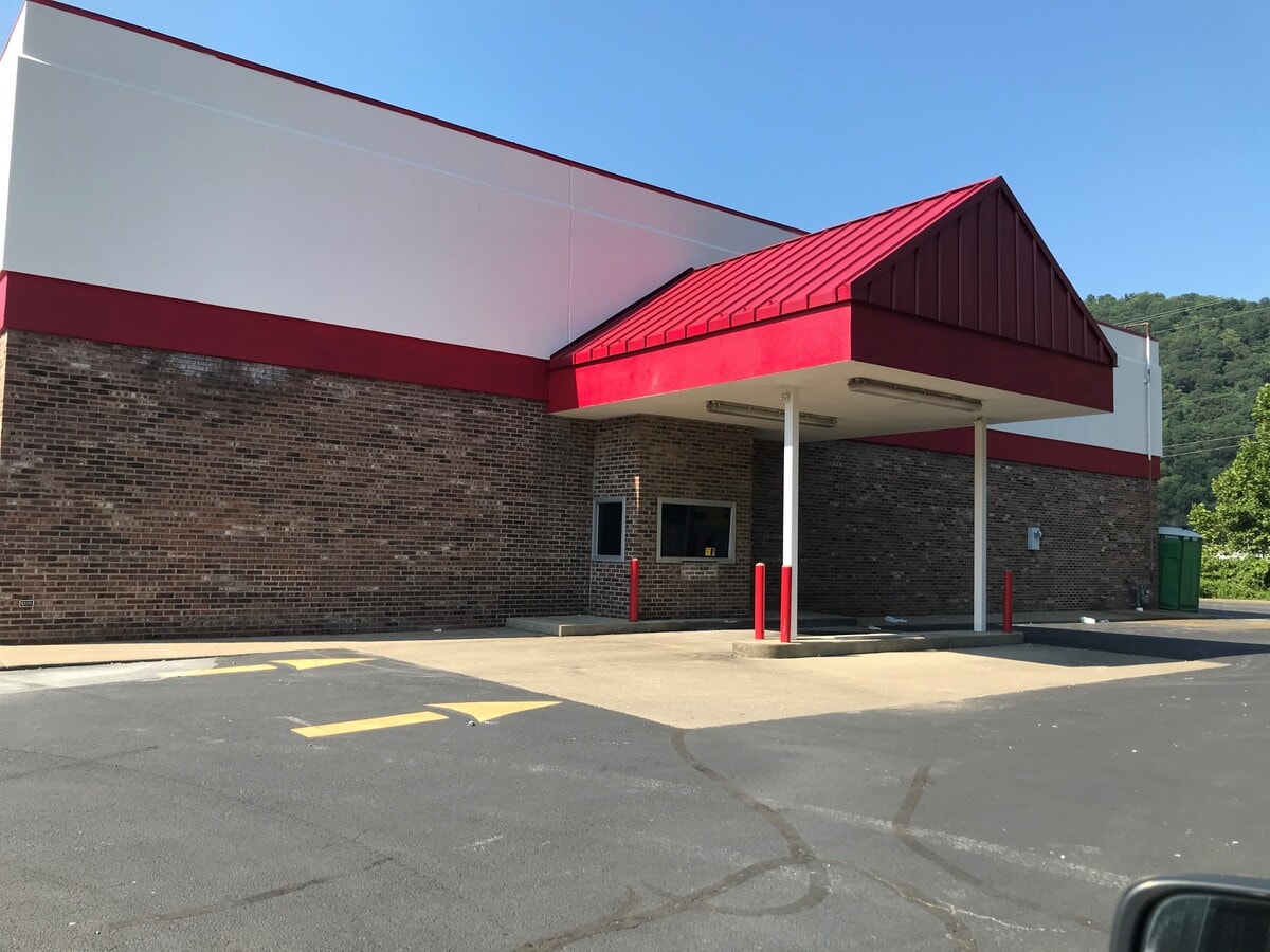 10404 MacCorkle Ave, Marmet, WV 25315