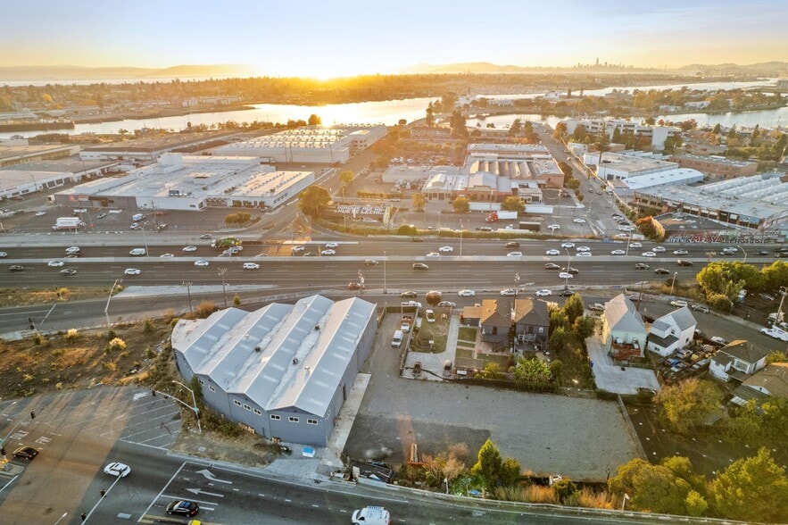 1000 Calcot Pl, Oakland, CA for sale - Building Photo - Image 2 of 80