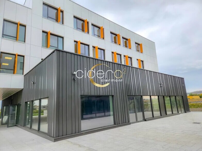 Retail in Clermont-Ferrand for lease - Building Photo - Image 1 of 10