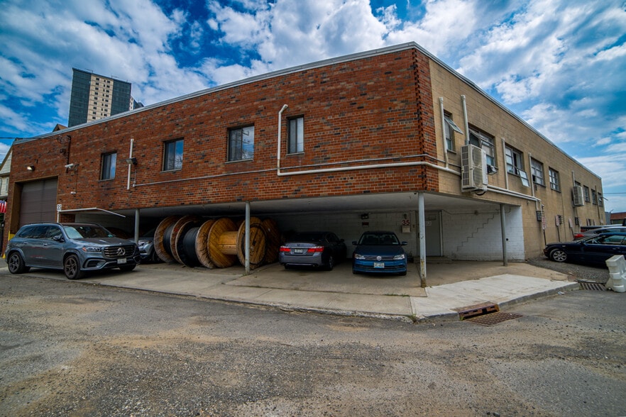 35-41 Bartels Pl, New Rochelle, NY for sale - Building Photo - Image 3 of 7