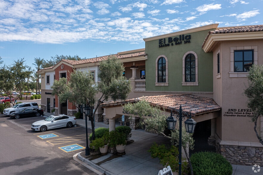 1035 W Queen Creek Rd, Chandler, AZ for lease - Building Photo - Image 1 of 6