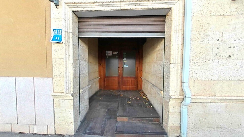 Retail in Pradoluengo for sale - Building Photo - Image 2 of 46