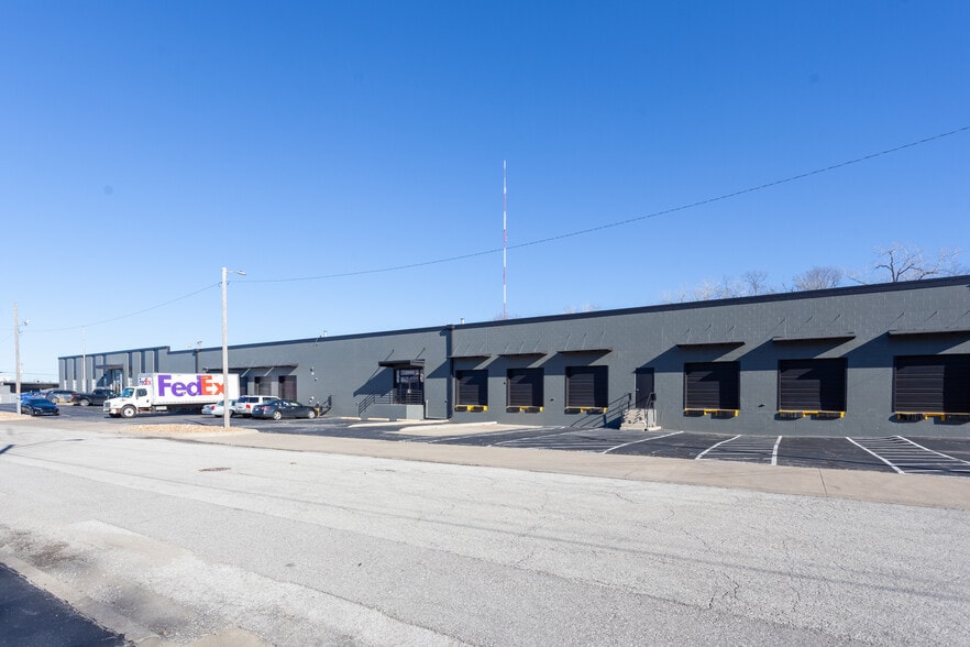 3155-3175 Terrace St, Kansas City, MO for lease - Building Photo - Image 2 of 28
