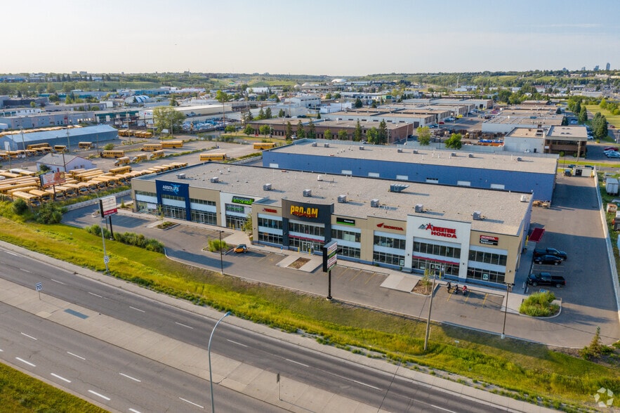 620-630 Mcknight Blvd NE, Calgary, AB for lease - Aerial - Image 2 of 4