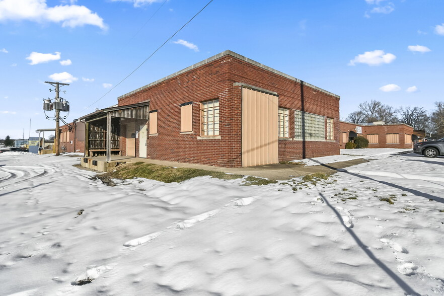 901 N MacArthur Blvd, Springfield, IL for lease - Building Photo - Image 3 of 23