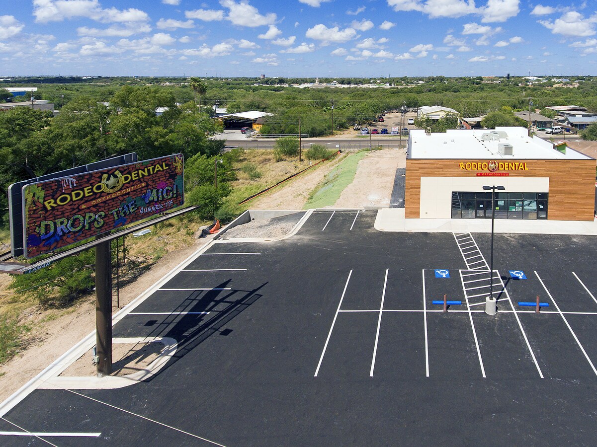 1918 S Zapata Hwy, Laredo, TX 78046