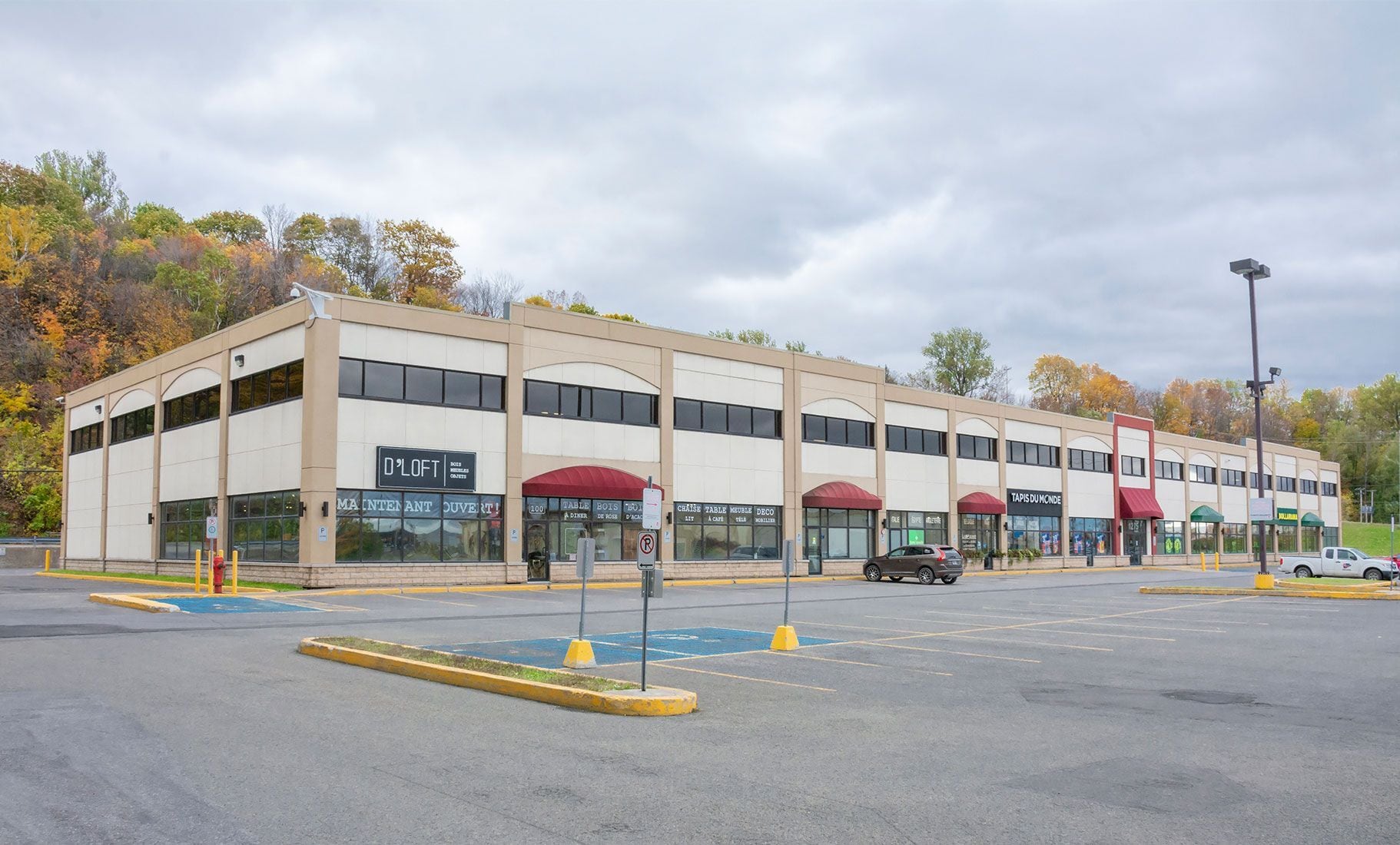 1275 Boul Charest O, Québec, QC for sale Primary Photo- Image 1 of 1