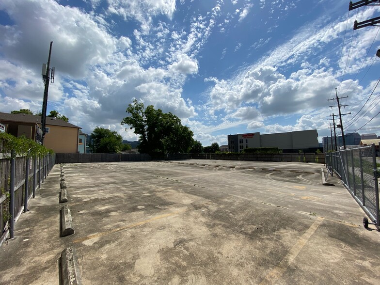 2413 Perdido St, New Orleans, LA for lease - Building Photo - Image 3 of 9