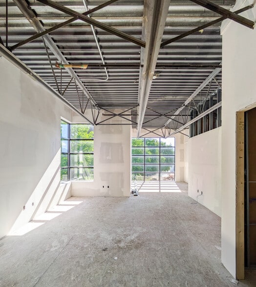 8030 Enterprise Dr, Chilliwack, BC for lease - Interior Photo - Image 2 of 6