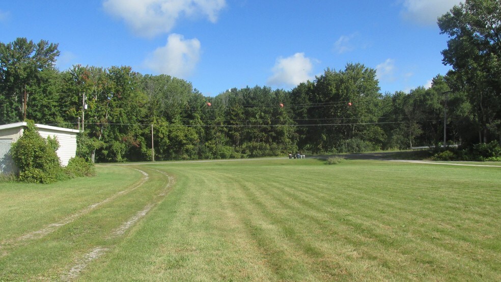 4480 Riverview Dr, Bridgeport, MI 48722