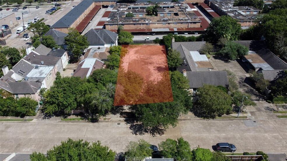 2113 Nantucket Dr, Houston, TX 77057