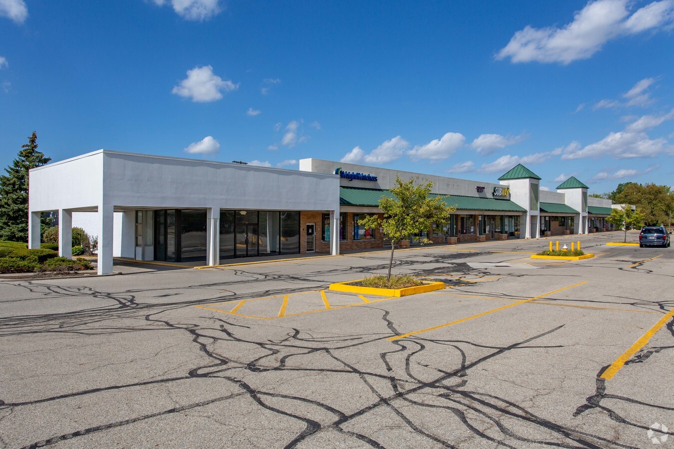 55135567 Bigger Rd, Kettering, OH 45440 Oak Creek Plaza High Cap