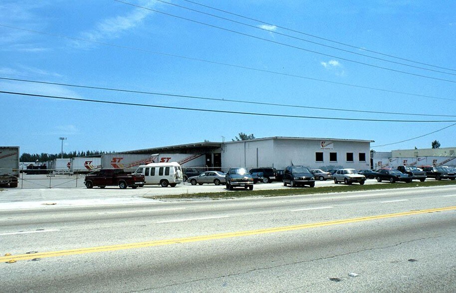 7755 W 4th Ave, Hialeah, FL for sale - Building Photo - Image 1 of 1