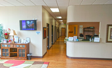 137-145 W Hampden St, Englewood, CO for lease Lobby- Image 2 of 9