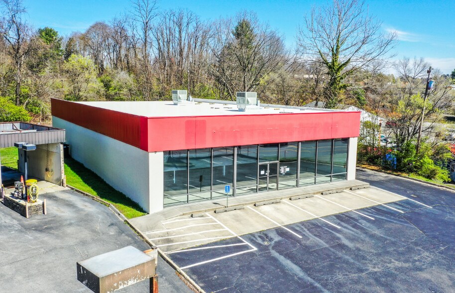 7429 Lee Hwy, Radford, VA for sale - Building Photo - Image 2 of 12