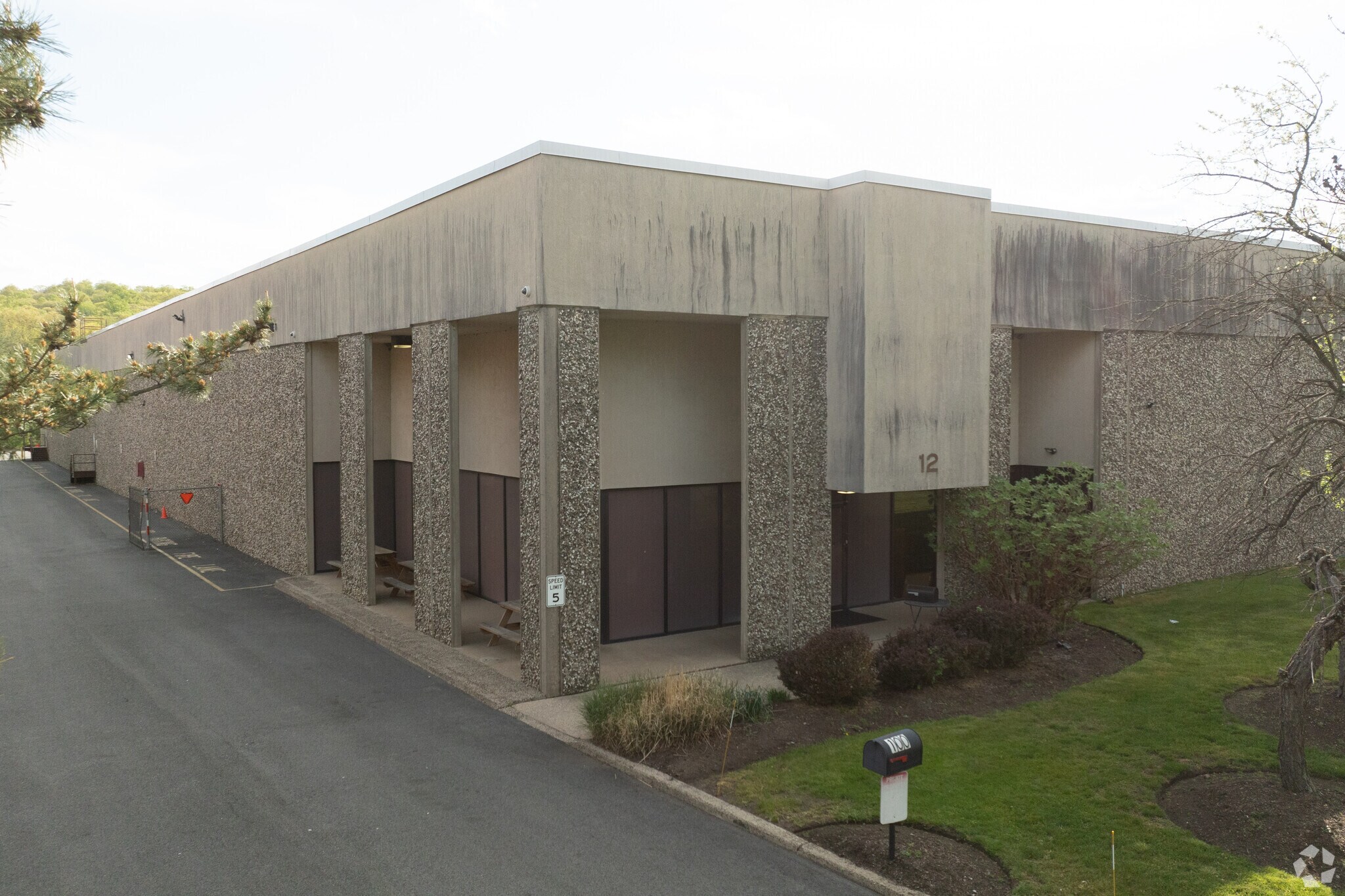 12 Thornton Rd, Oakland, NJ for sale Primary Photo- Image 1 of 1