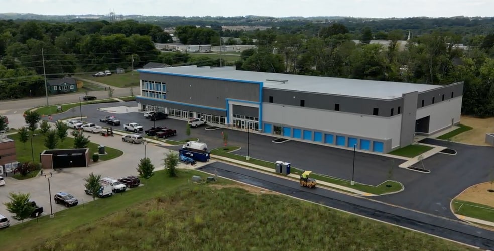 1136 Middlesettlements Dr, Alcoa, TN for lease - Building Photo - Image 2 of 12