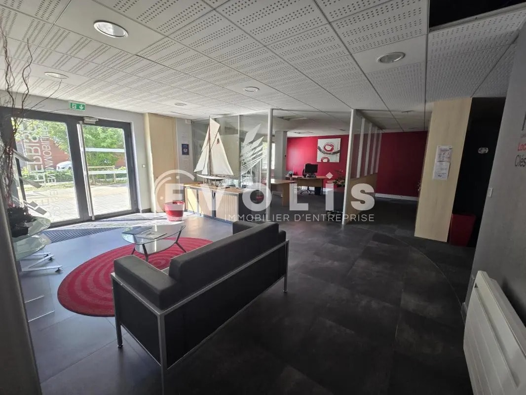 Office in Massy for lease Lobby- Image 1 of 10