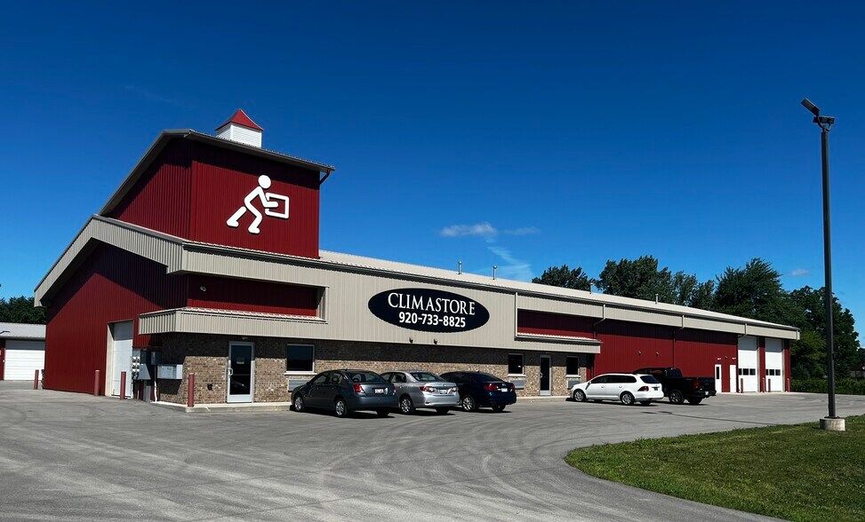 N1213 Mayflower Dr, Greenville, WI 54942