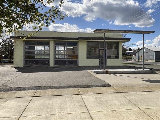 345 N Columbia Ave, Connell, WA for sale - Primary Photo - Image 1 of 1