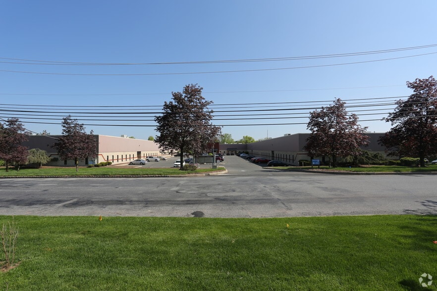 185 Industrial Pkwy, Branchburg, NJ for sale - Primary Photo - Image 1 of 56