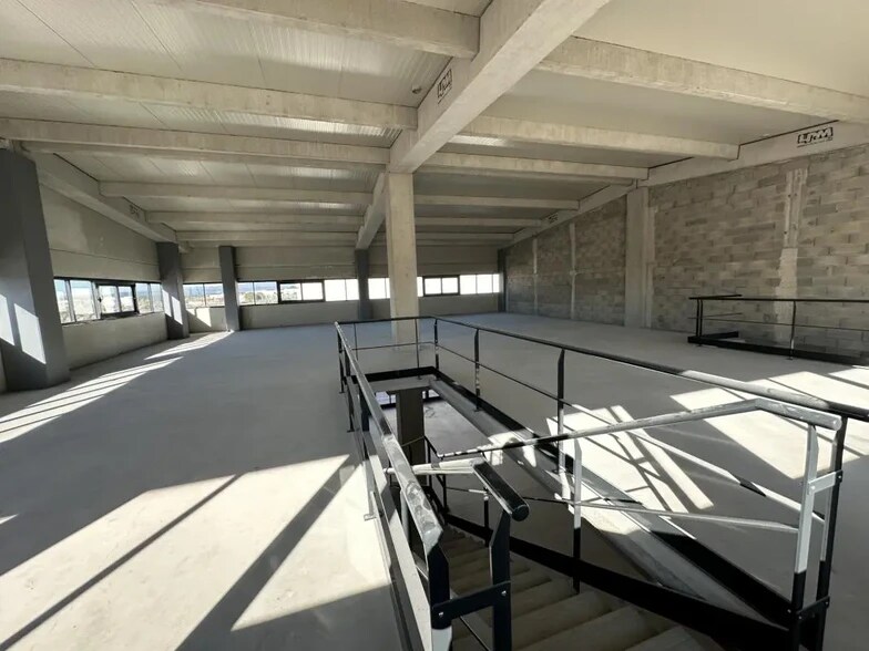 Retail in Puget-sur-Argens for sale - Interior Photo - Image 3 of 6