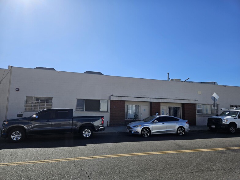 3318 Burton Ave, Burbank, CA for sale - Building Photo - Image 1 of 6