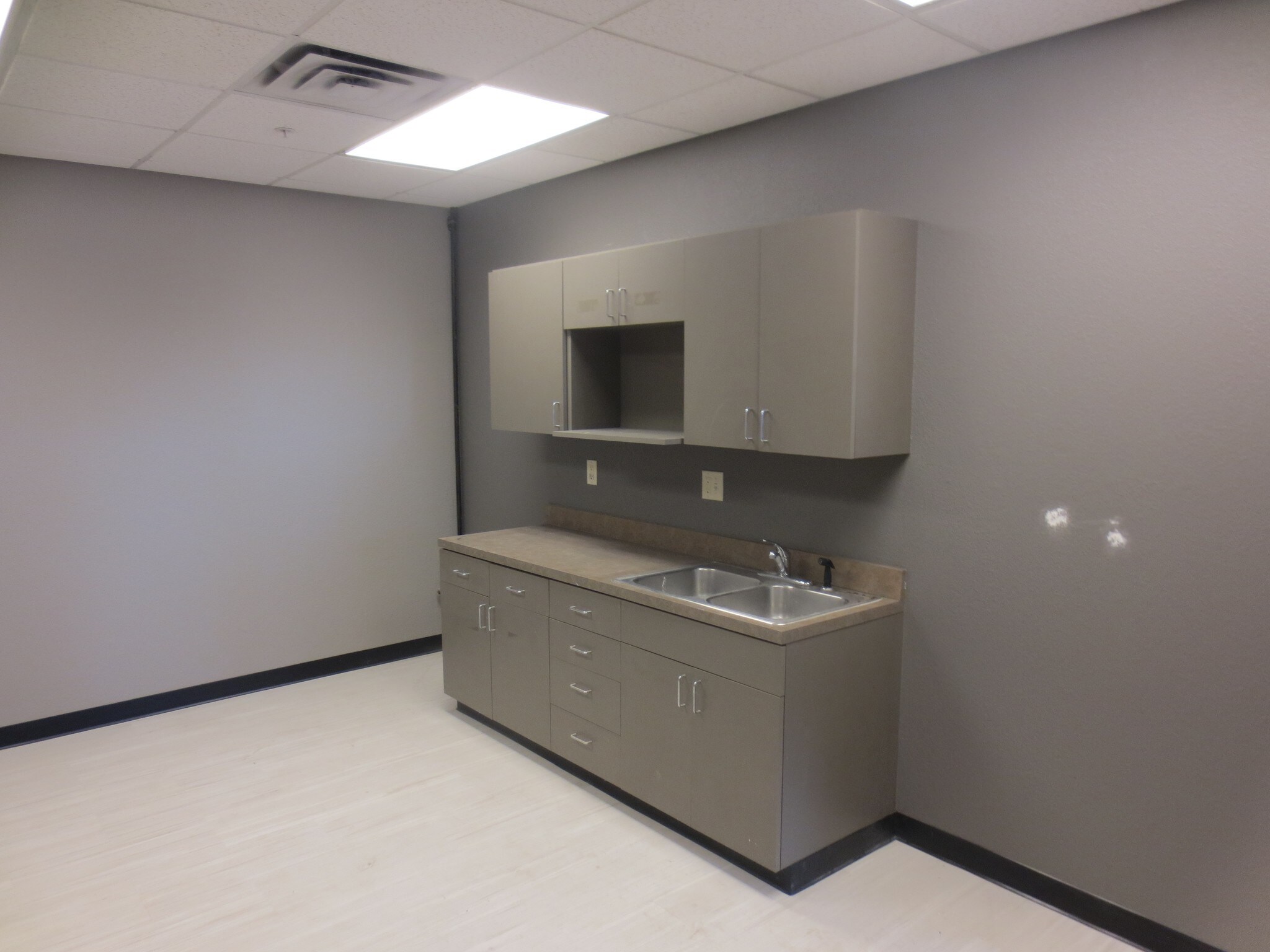 800 E 37th St N, Wichita, KS for sale Building Photo- Image 1 of 1