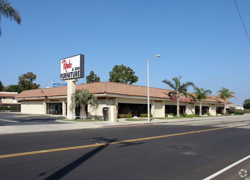 921-927 E Ventura Blvd, Oxnard, CA for sale - Building Photo - Image 2 of 8