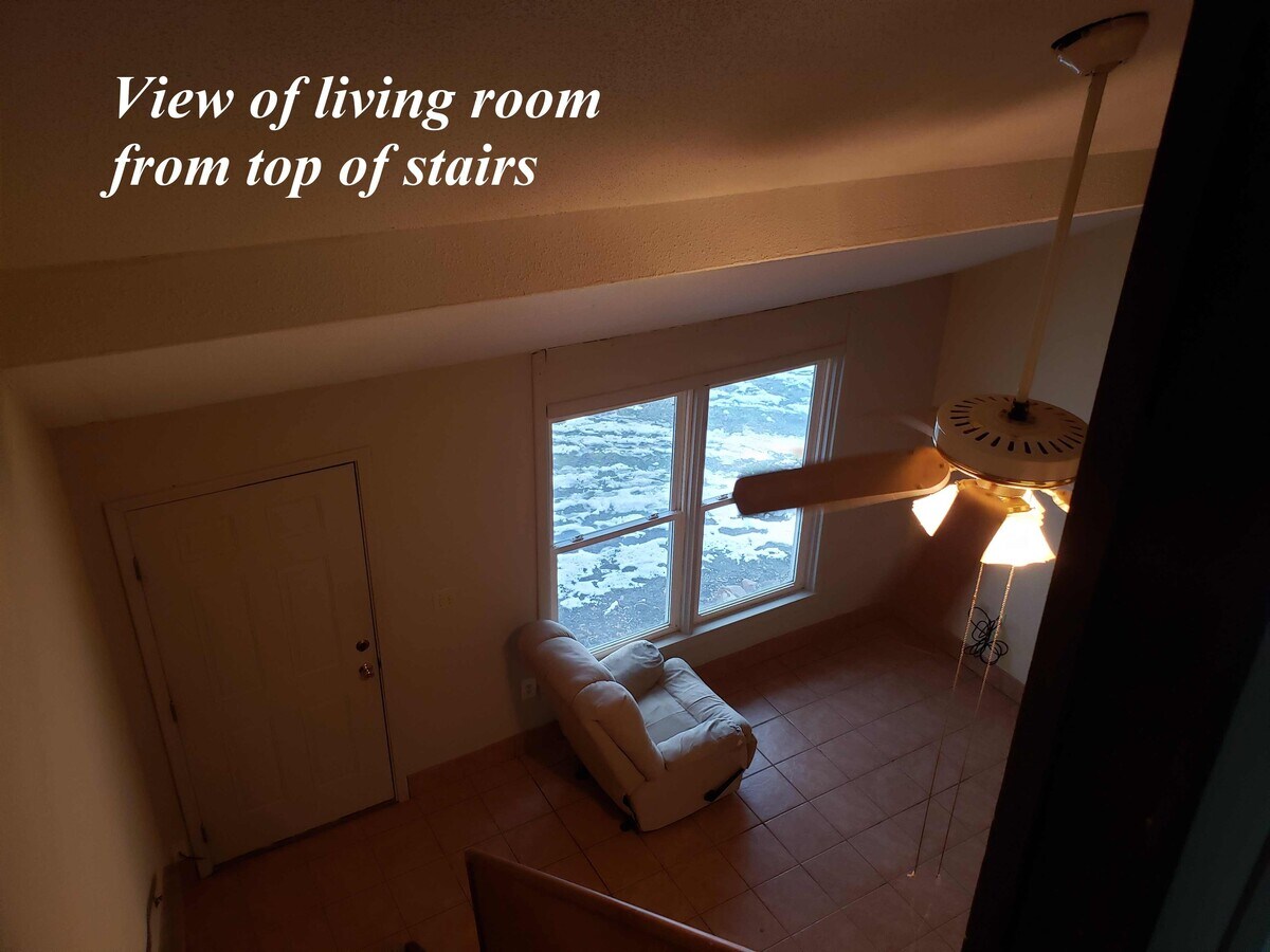 810 Howard St, Effingham, KS 66023