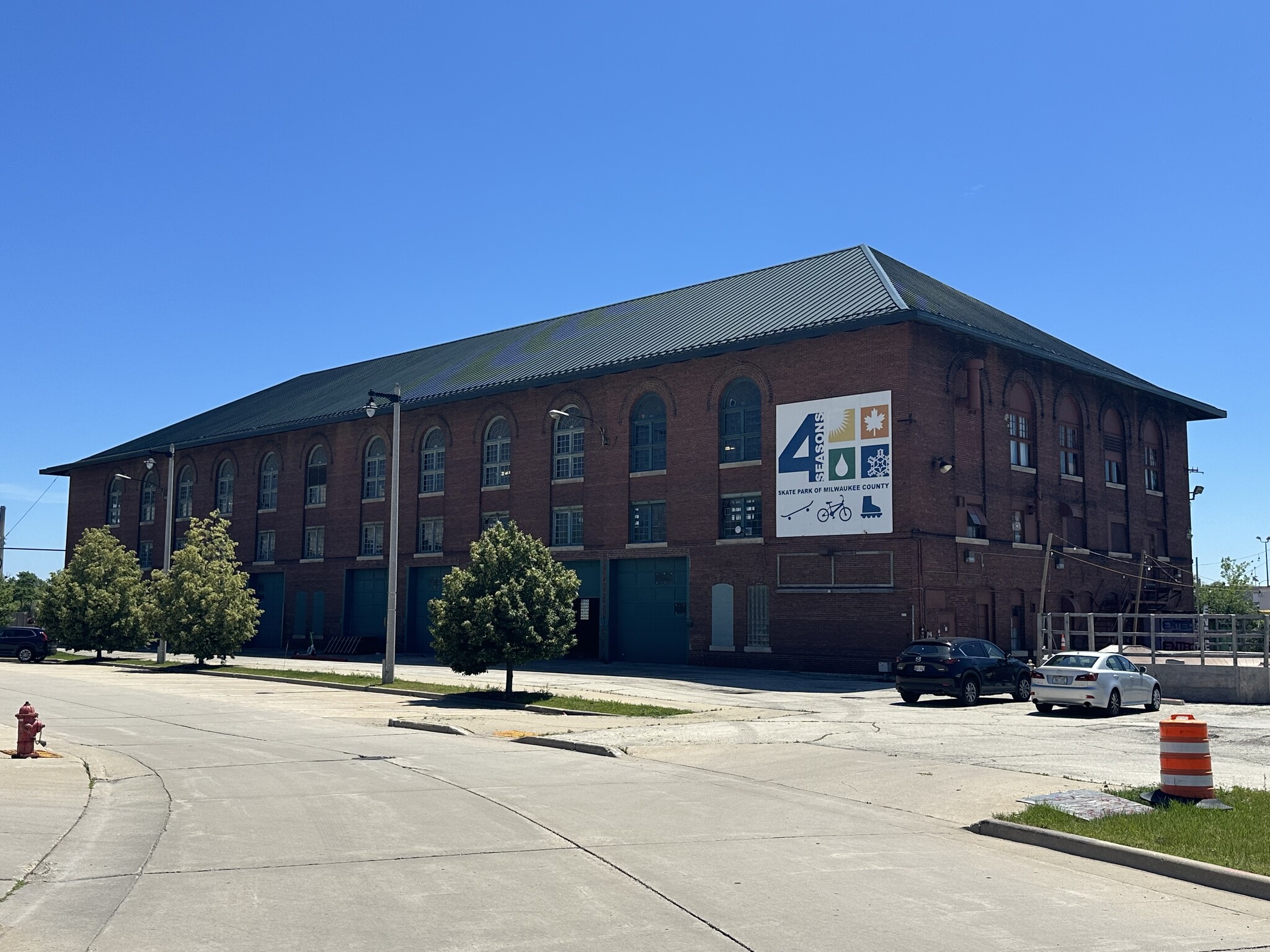 2215 W Mount Vernon Ave, Milwaukee, WI for sale Building Photo- Image 1 of 19