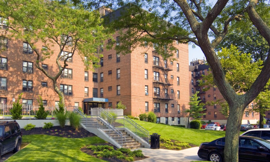 2010 Seagirt Blvd Far Rockaway Ny 11691 Apartments Property For