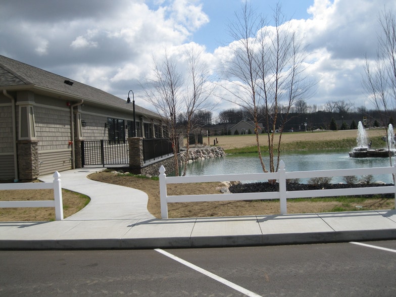 56209 Village Center Cir, Mattawan, MI 49071